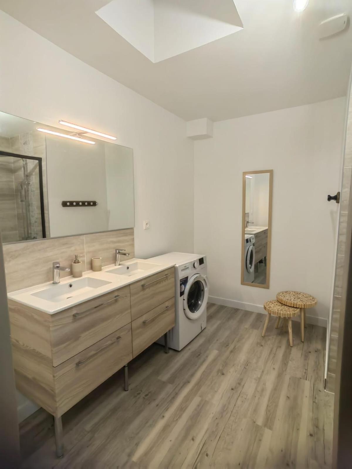 Bel Appartement Bord Du Rhone วาลองซ์ ภายนอก รูปภาพ